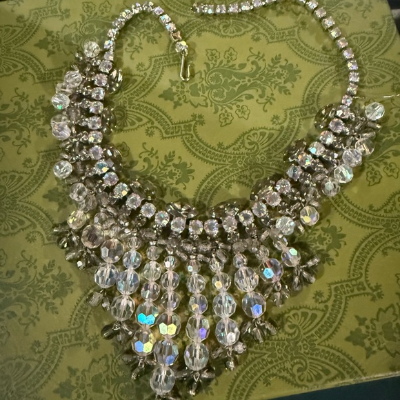 The MOST AMAZING piece of Vintage costume Jewelry ever. - Picture 4 of 15